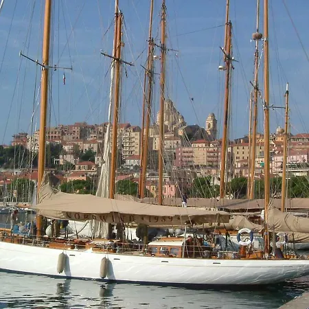 Anna Regione Bussi 57 Hébergement de vacances Imperia
